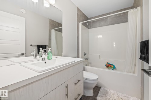 2024 160 Street, Edmonton, AB - Indoor Photo Showing Bathroom