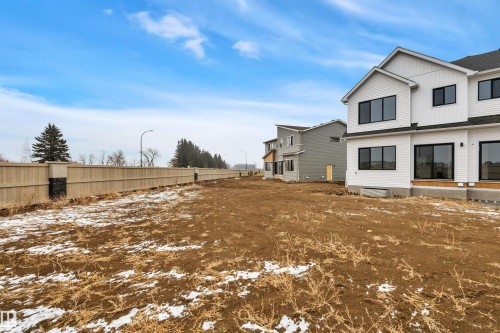 827 Rowan Close, Edmonton, AB - Outdoor
