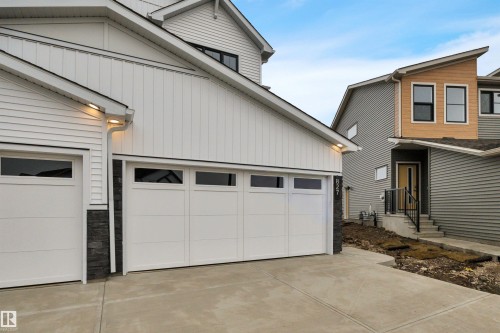 827 Rowan Close, Edmonton, AB - Outdoor