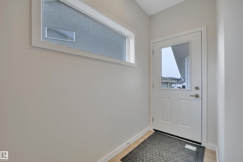 827 Rowan Close, Edmonton, AB - Indoor Photo Showing Other Room