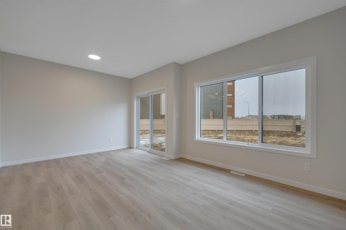 827 Rowan Close, Edmonton, AB - Indoor Photo Showing Other Room