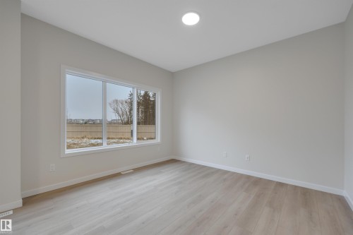 827 Rowan Close, Edmonton, AB - Indoor Photo Showing Other Room