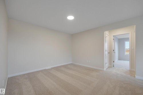 827 Rowan Close, Edmonton, AB - Indoor Photo Showing Other Room