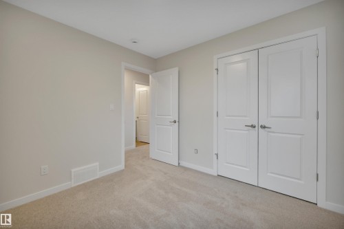 827 Rowan Close, Edmonton, AB - Indoor Photo Showing Other Room
