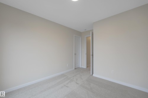 827 Rowan Close, Edmonton, AB - Indoor Photo Showing Other Room