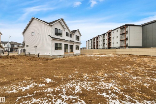 827 Rowan Close, Edmonton, AB - Outdoor