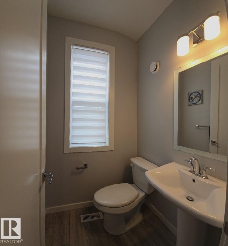 1758 Keene Crescent, Edmonton, AB - Indoor Photo Showing Bathroom