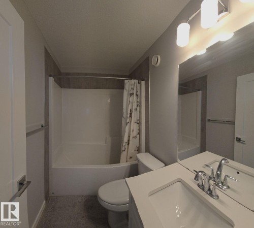 1758 Keene Crescent, Edmonton, AB - Indoor Photo Showing Bathroom