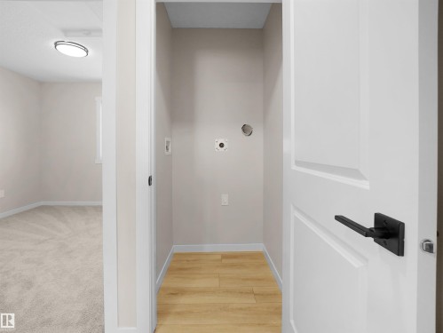 515 Aster Drive, Edmonton, AB - Indoor Photo Showing Other Room