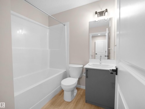 515 Aster Drive, Edmonton, AB - Indoor Photo Showing Bathroom