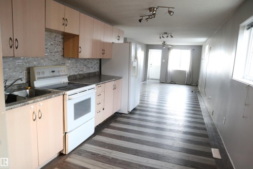 4804 49 St, Calmar, AB - Indoor Photo Showing Kitchen