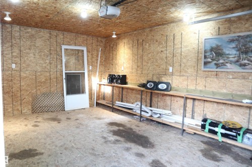 4804 49 St, Calmar, AB - Indoor