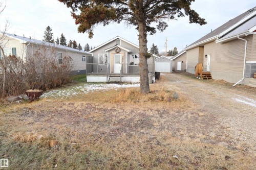 4804 49 St, Calmar, AB - Outdoor