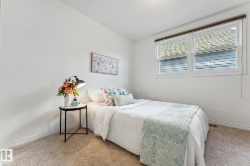 11211 93 Street, Edmonton, AB - Indoor Photo Showing Bedroom