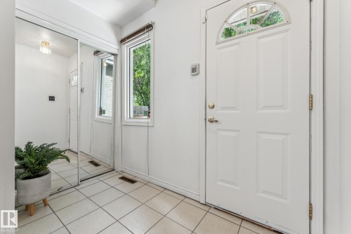 11211 93 Street, Edmonton, AB - Indoor Photo Showing Other Room