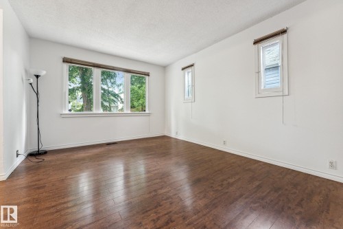 11211 93 Street, Edmonton, AB - Indoor Photo Showing Other Room