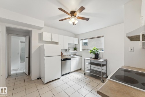 11211 93 Street, Edmonton, AB - Indoor Photo Showing Kitchen