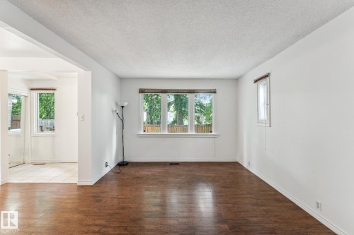 11211 93 Street, Edmonton, AB - Indoor Photo Showing Other Room