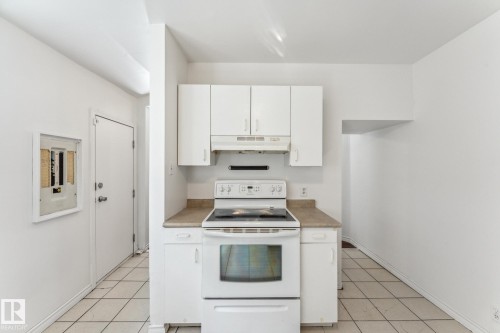 11211 93 Street, Edmonton, AB - Indoor Photo Showing Kitchen