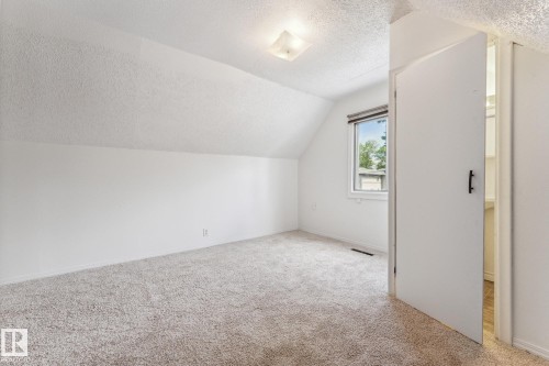 11211 93 Street, Edmonton, AB - Indoor Photo Showing Other Room