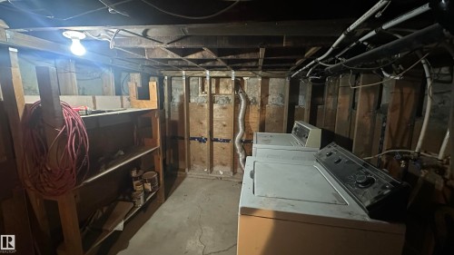 11211 93 Street, Edmonton, AB - Indoor Photo Showing Laundry Room