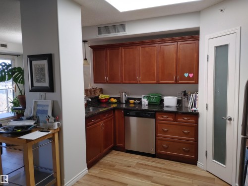405 9707 106 Street, Edmonton, AB - Indoor Photo Showing Kitchen