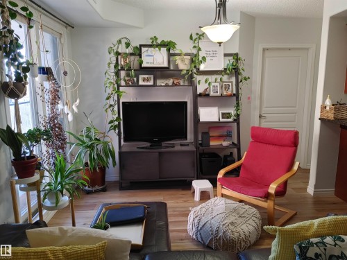 405 9707 106 Street, Edmonton, AB - Indoor