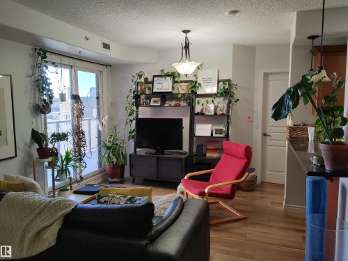 405 9707 106 Street, Edmonton, AB - Indoor Photo Showing Living Room