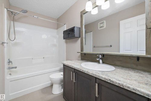 21975 91 Avenue, Edmonton, AB - Indoor Photo Showing Bathroom