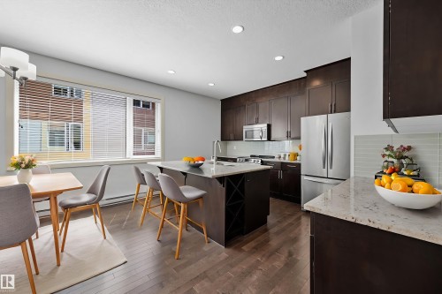 7506 May Common, Edmonton, AB - Indoor