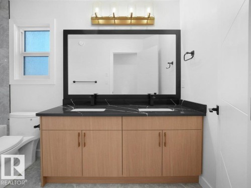 3305 Chernowski Way Sw, Edmonton, AB - Indoor Photo Showing Bathroom