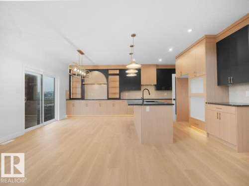 3305 Chernowski Way Sw, Edmonton, AB - Indoor Photo Showing Kitchen