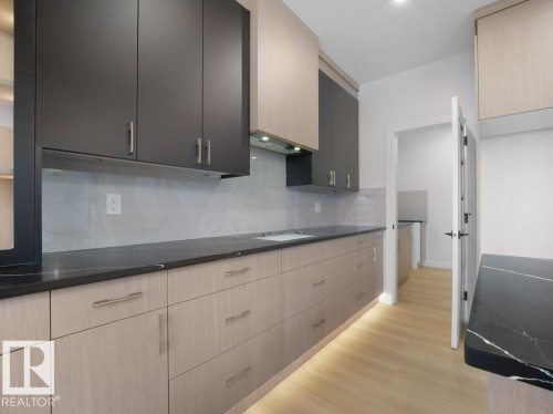 3305 Chernowski Way Sw, Edmonton, AB - Indoor Photo Showing Kitchen