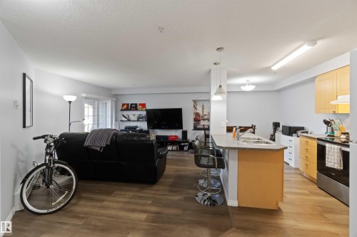 203 636 Mcallister Loop, Edmonton, AB - Indoor Photo Showing Kitchen