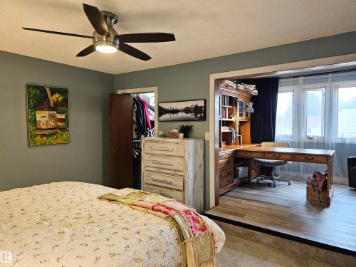 127 Grand Meadow Crescent, Edmonton, AB - Indoor Photo Showing Bedroom