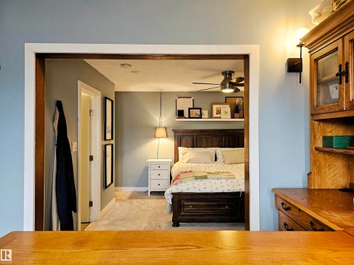 127 Grand Meadow Crescent, Edmonton, AB - Indoor Photo Showing Bedroom