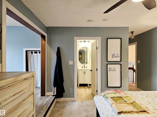 127 Grand Meadow Crescent, Edmonton, AB - Indoor Photo Showing Bedroom