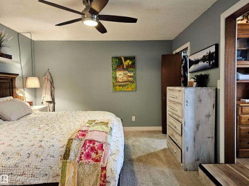 127 Grand Meadow Crescent, Edmonton, AB - Indoor Photo Showing Bedroom