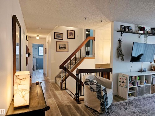 127 Grand Meadow Crescent, Edmonton, AB - Indoor Photo Showing Other Room