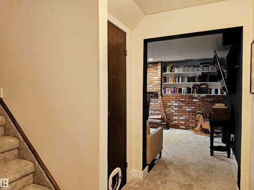 127 Grand Meadow Crescent, Edmonton, AB - Indoor