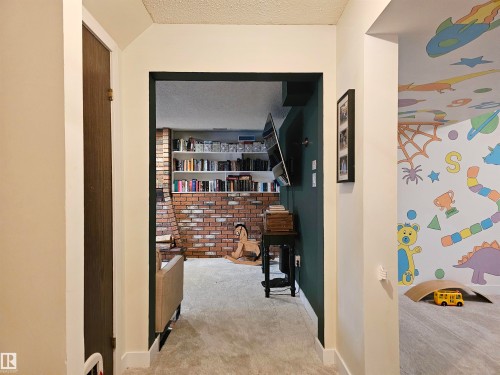 127 Grand Meadow Crescent, Edmonton, AB - Indoor