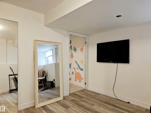 127 Grand Meadow Crescent, Edmonton, AB - Indoor Photo Showing Other Room