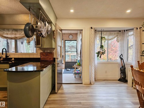 127 Grand Meadow Crescent, Edmonton, AB - Indoor Photo Showing Other Room