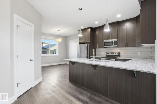 130 Harvest Ridge Drive, Spruce Grove, AB - Indoor Photo Showing Kitchen With Upgraded Kitchen