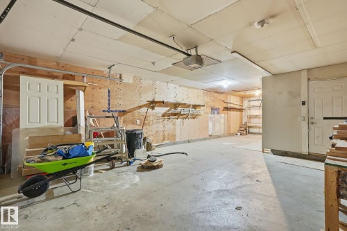 130 Harvest Ridge Drive, Spruce Grove, AB - Indoor Photo Showing Garage