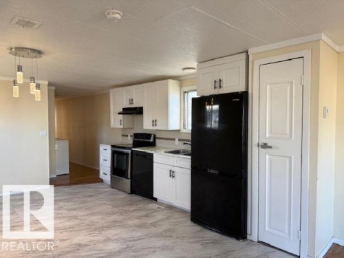 43 Oak Ridge Drive, Edmonton, AB - Indoor Photo Showing Kitchen
