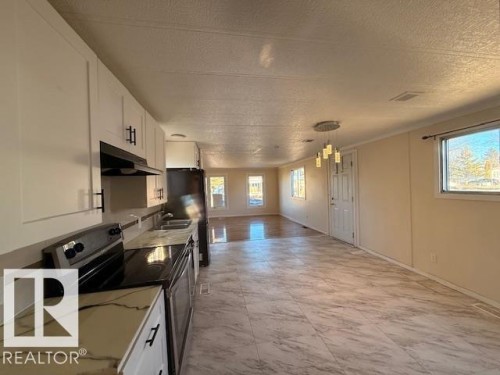 43 Oak Ridge Drive, Edmonton, AB - Indoor Photo Showing Kitchen