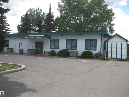 43 Oak Ridge Drive, Edmonton, AB - Outdoor With Facade