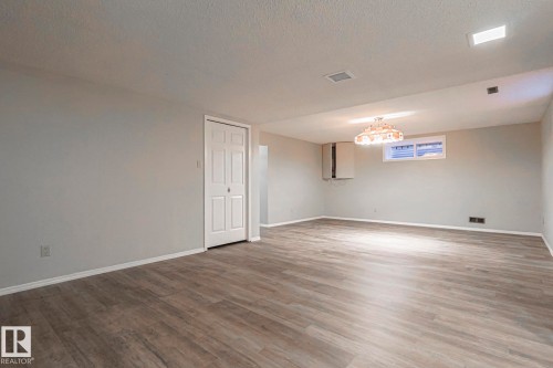 52 Blue Quill Crescent Nw, Edmonton, AB - Indoor