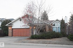52 Blue Quill Crescent NW  Edmonton, AB T6J 6C4